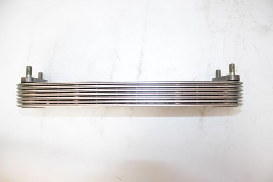 1-21725054-0 เครื่องยนต์ดีเซล Isuzu 1-21725054-0 ออยล์คูลเลอร์ EX300-3 6SD1T