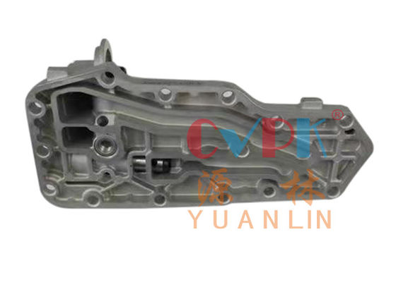3913965 รถขุดดีเซล Komatsu Oil Cooler Cover 3913965 เครื่องยนต์ 6BT5.9